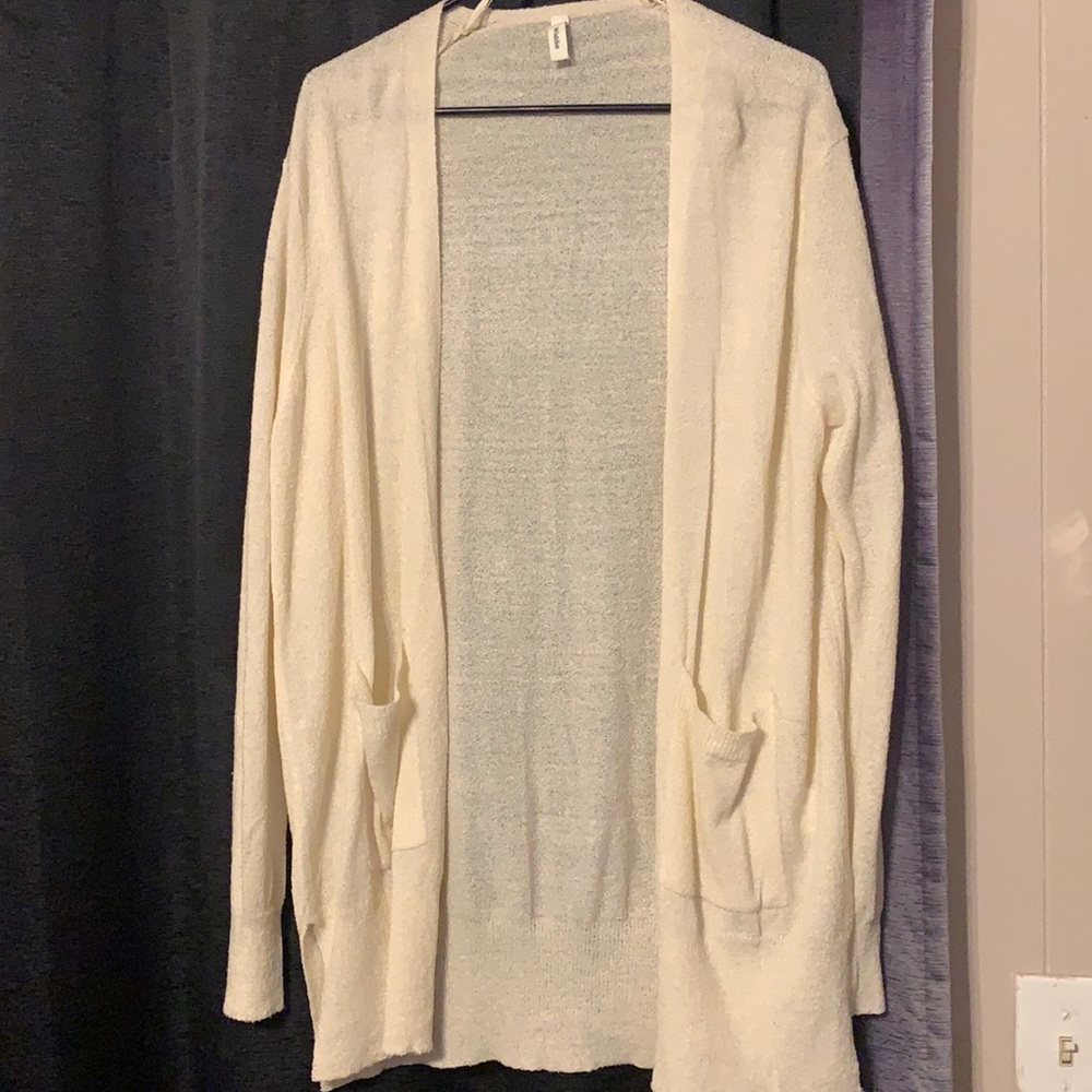 Cream cardigan with pockets